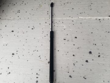 vw golf VII silownik klapy tylnej 5G9827550B