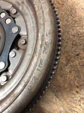 AUDI TT S3 3.2 FSI DSG KOLO DVOUHMOTNÉ 022105266S