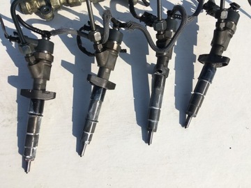 MASTER TRAFIC MOVANO 2.2 WTRYSKIWACZ 0445110229