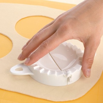 TESCOMA ФОРМА ДЛЯ НАРЕЗКИ ПЕЛЬМЕНЕЙ РАВИОЛИ 4 ШТ.