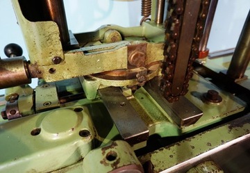 DŁUTARKA do zamków z WIERTARKĄ NIEMIECKA