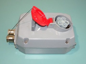 CEWE GNIAZDO ŚCIENNE 16A 380V 5P Z ODCIĘCIEM PRĄDU