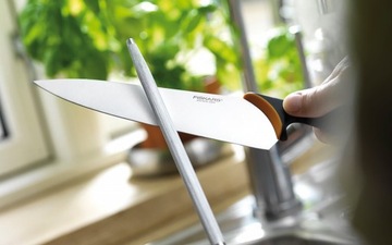 Точилка FISKARS Functional Form 1057549