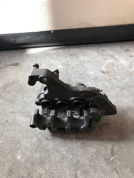 ТОРМОЗНОЙ СУППОРТ ПЕРЕДНИЙ - Honda CBF 1000 SC64 2010 г.