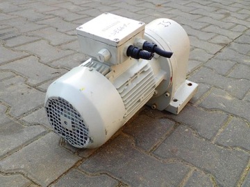 Мотор-редуктор SIEMENS с тормозом ок. 1 кВт, 380 В, 0,42 А.