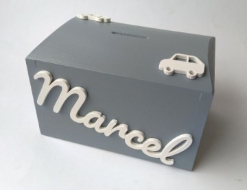 Подарок ребенку-копилка с 3D именем.