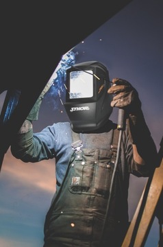 СВАРОЧНАЯ КАСКА С АВТОЗАТЕМНЕНИЕМ С 4 ДАТЧИКАМИ