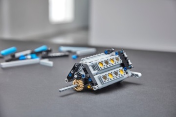 LEGO Technic Bugatti Chiron 42083 Уникальный новый