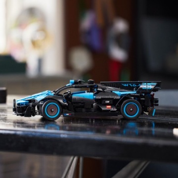 Модель гоночного автомобиля LEGO Technic Auto Bugatti Bolide Agile Blue 42162