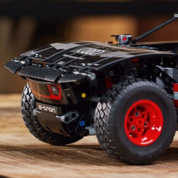 ТЕХНИЧЕСКИЕ БЛОКИ 42160 AUDI RS Q Ä-TRON