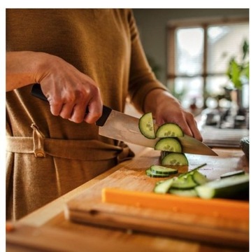 FISKARS FF Нож поварской большой 20см 1057534