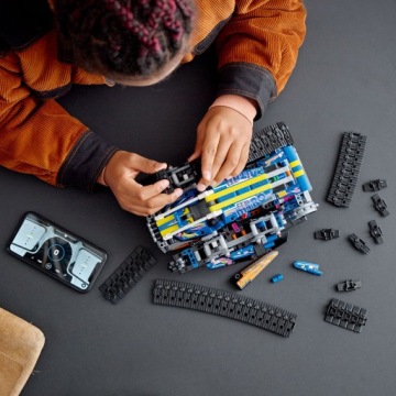 LEGO Technic 42140 Мультимашина с дистанционным управлением