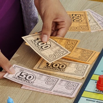 Семейная настольная игра HASBRO Монополия Nokaut PL F8995