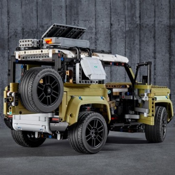LEGO Technic Защитник Land Rover 42110