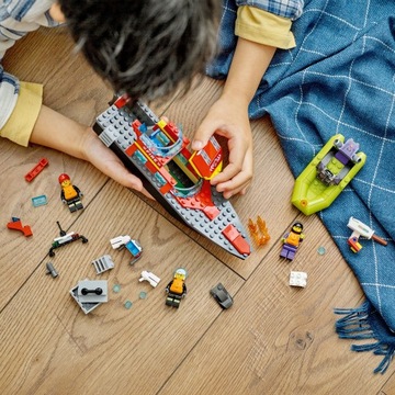 LEGO City 60373 Пожарная служба на воде Понтон пожарной лодки 144 кирпича 5+