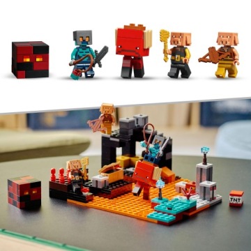 ПОДАРОЧНЫЙ НАБОР LEGO MINECRAFT НИЖНИЙ БАСТИОН 2 в 1