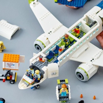 LEGO CITY 60367 Пассажирский самолет