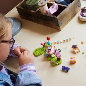 LEGO Game 77046 LEGO Animal Crossing Вечеринка по случаю дня рождения Джулиана