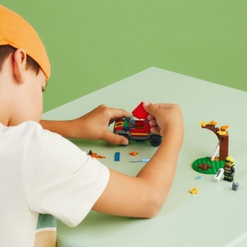 Кирпичики LEGO City 5-летнему ребенку в подарок пожарная машина 4х4 - спасательная миссия.