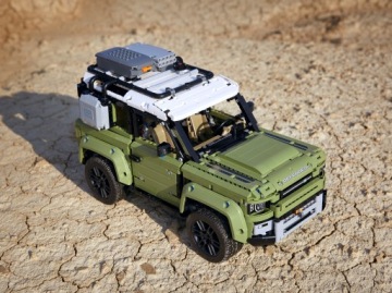 LEGO Technic Land Rover Defender 42110