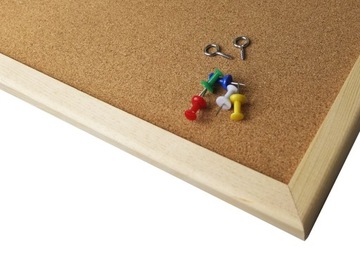 Пробковая доска в деревянной рамке, 40-30 см, коричневая.
