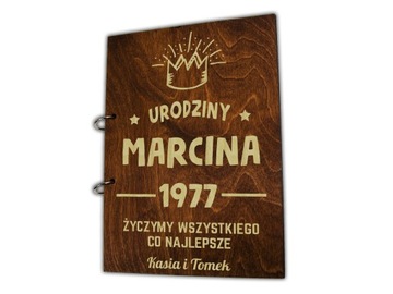 DREWNIANY ALBUM NA URODZINY PREZENT GRAWER + IMIĘ
