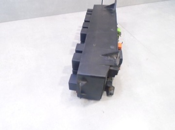 БЛОК ПРЕДОХРАНИТЕЛЕЙ DODGE CARAVAN III 4707892B