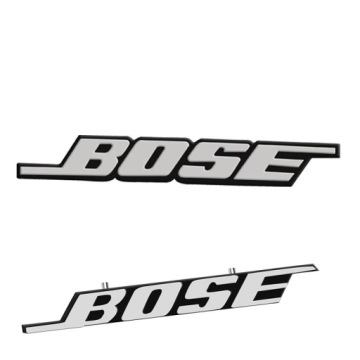 Эмблема PINY на качественных акустических системах BOSE