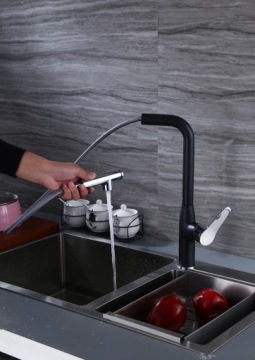 SAVON ELASTYNA выдвижной излив для кухни ЧЕРНЫЙ