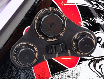 СВАРОЧНАЯ МАСКА АВТО затемняющаяся каска F2