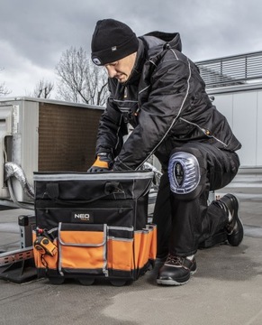 Czapka z latarką LED na USB 81-621 zimowa