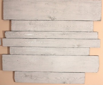 Рамка для фотографий на доске из паллет