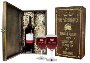 PUDEŁKO I DWA KIELISZKI DO WINA DLA MŁODEJ PARY