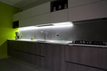 СВЕТИЛЬНИК ПОД ШКАФОМ СВЕТОДИОДНЫЙ, УГЛОВОЙ, размер 1 м