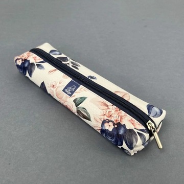 Etui saszetka piórnik jamnik niebieskie róże