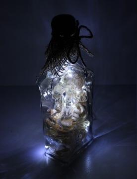 Декорирование стекла, светодиодная лампа на батарейках, балкон, терраса, окно, стол, полка