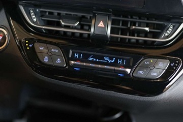 Toyota C-HR I Crossover Facelifting 2.0 Hybrid Dynamic Force 184KM 2022 Toyota C-HR 2.0 Hybrid GR Sport 2.0 Hybryda 184KM, zdjęcie 35