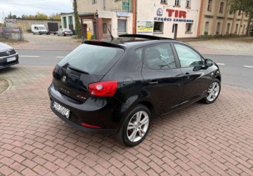 Seat Ibiza IV Hatchback 5d 1.2 TSI 105KM 2011 Seat Ibiza 1.2Tsi KLIMATRONIC Panorama dach Extra stan 1.2 Benzyna 105KM, zdjęcie 3