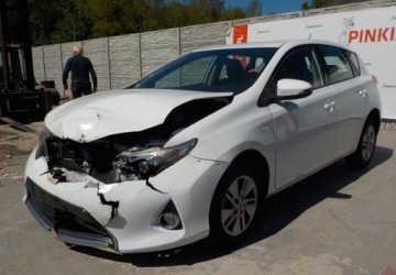 Toyota Auris II 2014 Toyota Auris Okazja 1.8 Hybryda 100KM, zdjęcie 7