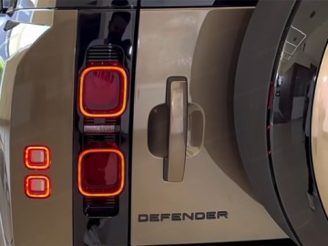 Land Rover Defender IV (L663) Hard Top 90 3.0D R6 250KM 2025 Defender 110 D250 X-Dynamic HSE 3.0 (250KM) 2025, zdjęcie 14