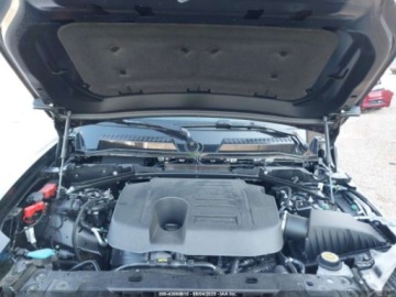 Land Rover Defender IV (L663) 2025 Land Rover Defender 110 P400 X-Dynamic SE 2025 3.0l 3.0 Benzyna 395KM, zdjęcie 8