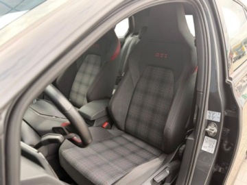 Volkswagen Golf VIII GTI 2.0 TSI 245KM 2023 Volkswagen Golf 2,0TSI DSG Wersja GTI GWARANCJA FV23 Doposazony ACC, zdjęcie 15