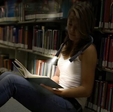 НАШЕЙНАЯ СВЕТОДИОДНАЯ ЛАМПА ДЛЯ ЧТЕНИЯ ГИБКАЯ, 9 РЕЖИМОВ, АККУМУЛЯТОРНАЯ USB-C, 50 СМ