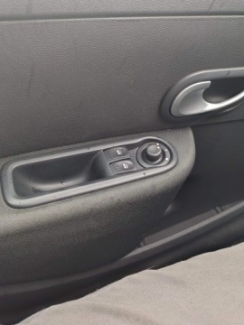 Renault Clio III Hatchback 5d 1.2 i 16V 75KM 2009 RENAULT CLIO III (BR0/1, CR0/1) 1.2 16V (BR02, BR0J, BR11, CR02, CR0J,, zdjęcie 14