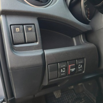 Mazda 5 II 2.0 MZR 150KM 2011 Mazda 5 2.0 MZR-DISI i-stop Center-Line, zdjęcie 33