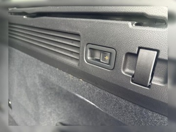 Volkswagen Arteon Fastback Facelifting 2.0 TDI 200KM 2023 Volkswagen Arteon TDI 4Motion 200KM R-Line Webasto Panorama Hak Head-u, zdjęcie 26