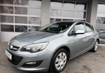 Opel Astra J Hatchback 5d Facelifting 1.6 Twinport ECOTEC 115KM 2015 Opel Astra salon Polska , I wlasciciel, kamera cofania 1.6 Benzyna 115KM, zdjęcie 15