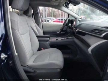 Toyota Sienna III 2024 Toyota Sienna Le, 2024r., 4x4, 2.5L 2.5 Benzyna 189KM, zdjęcie 8