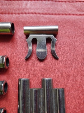 Старые трости для музыкальных инструментов.