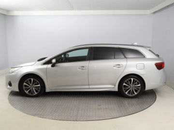 Toyota Avensis III Wagon Facelifting 2015 2.0 D-4D 143KM 2015 Toyota Avensis 2.0 D-4D, Salon Polska, Navi, zdjęcie 2